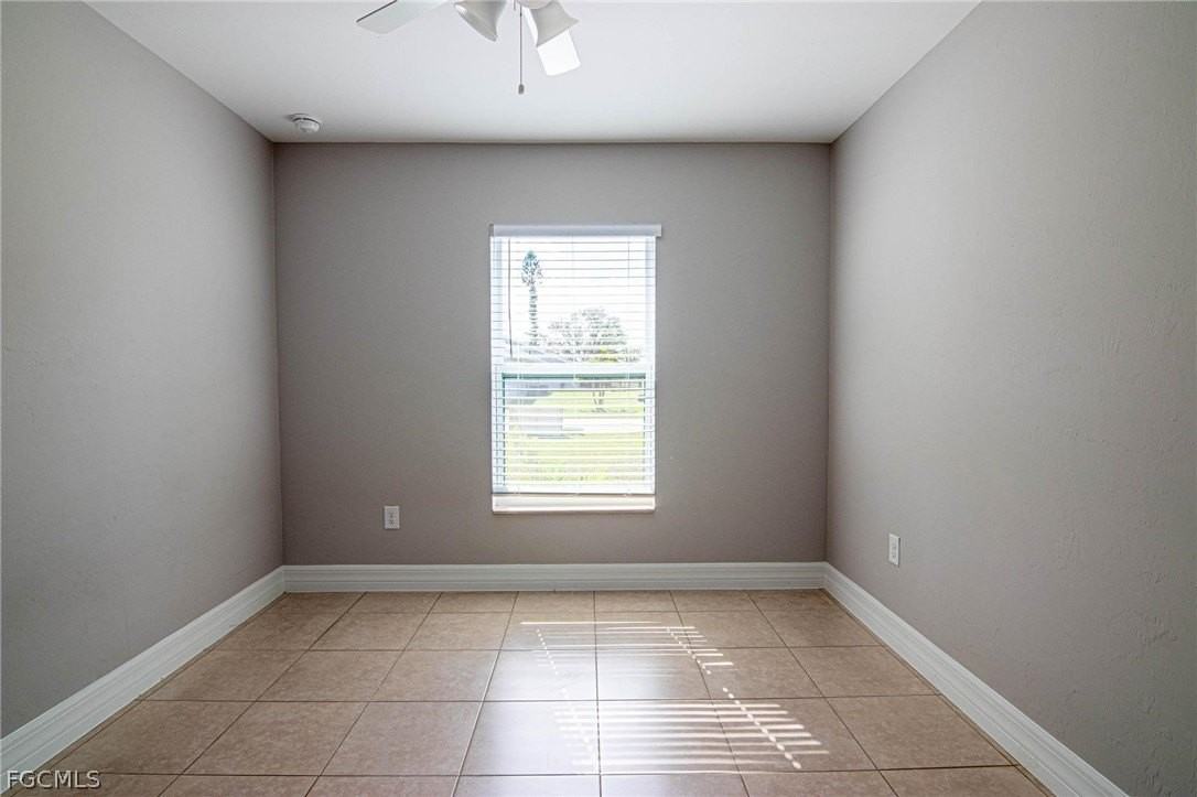 723 Sw 40th Ter - Photo 4 of 18