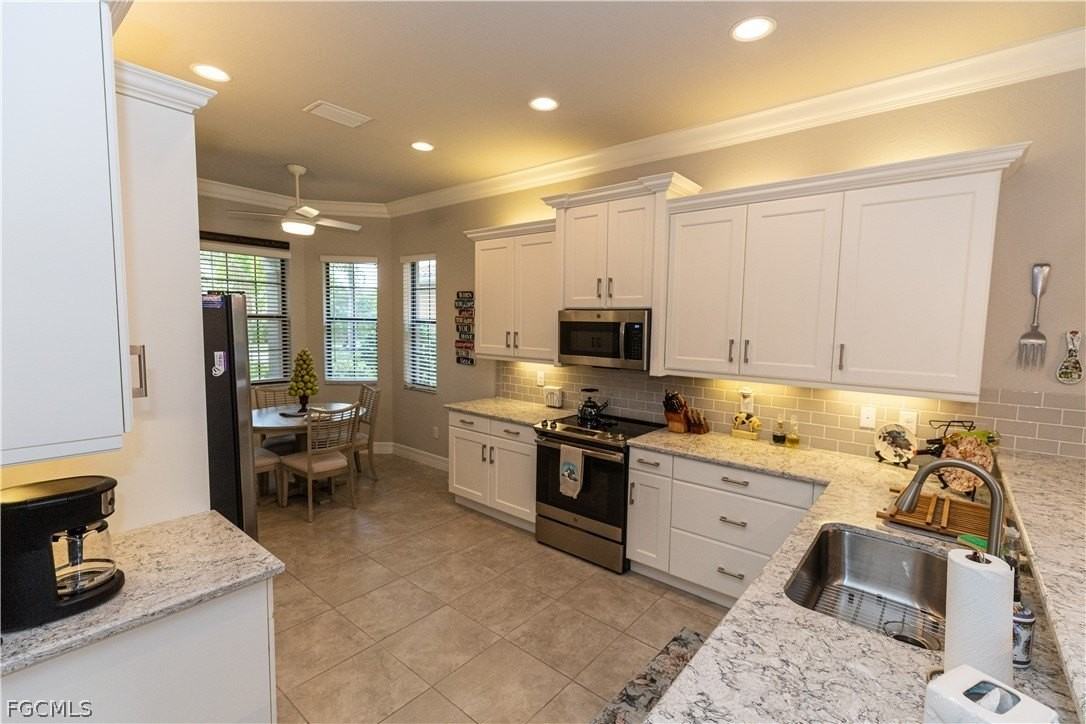 11593 Lakewood Preserve Pl - Photo 4 of 35