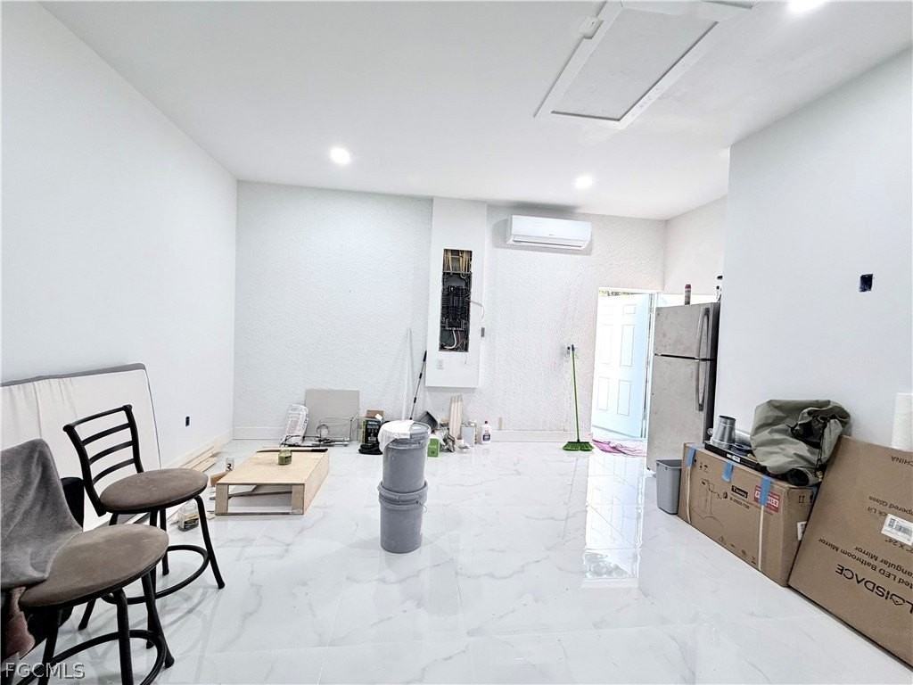 312 Rosanna Ave - Photo 5 of 8