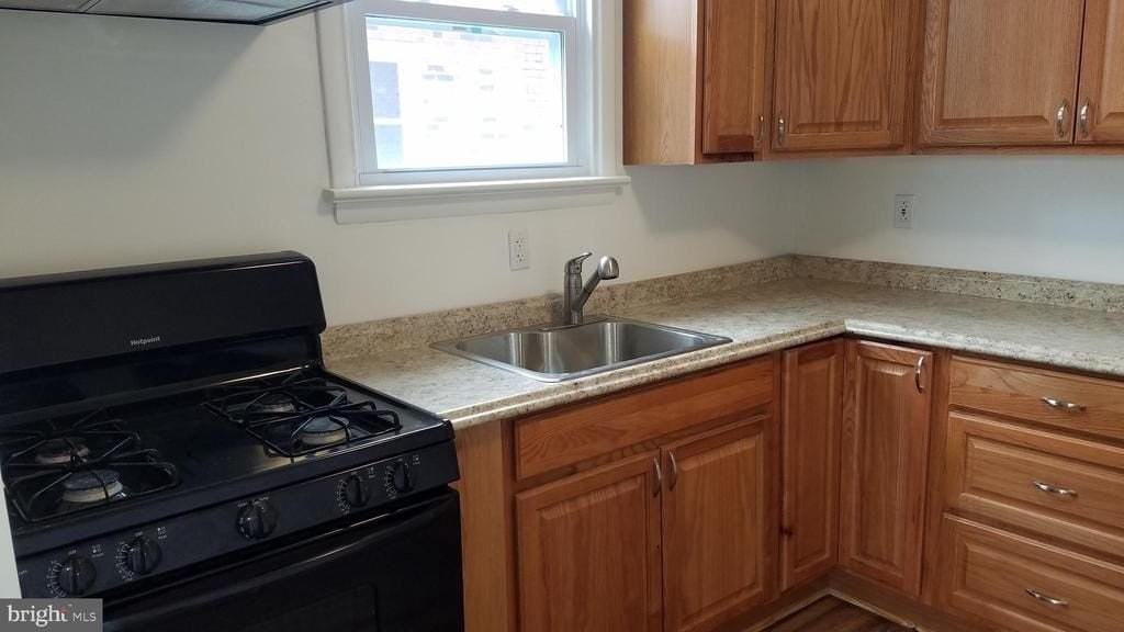 805 Selma St #2ndFL - Photo 6 of 13