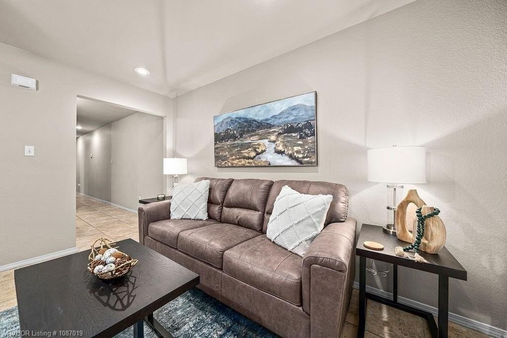 5017 S 28th St - Photo 7 of 31