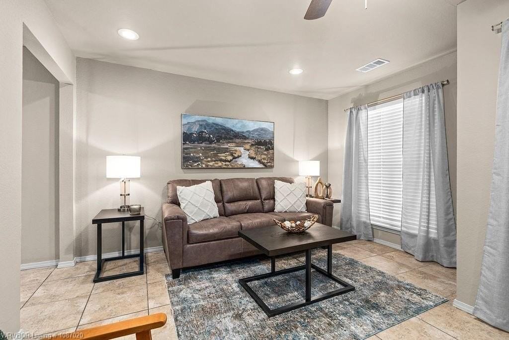 5019 S 28th St - Photo 4 of 31