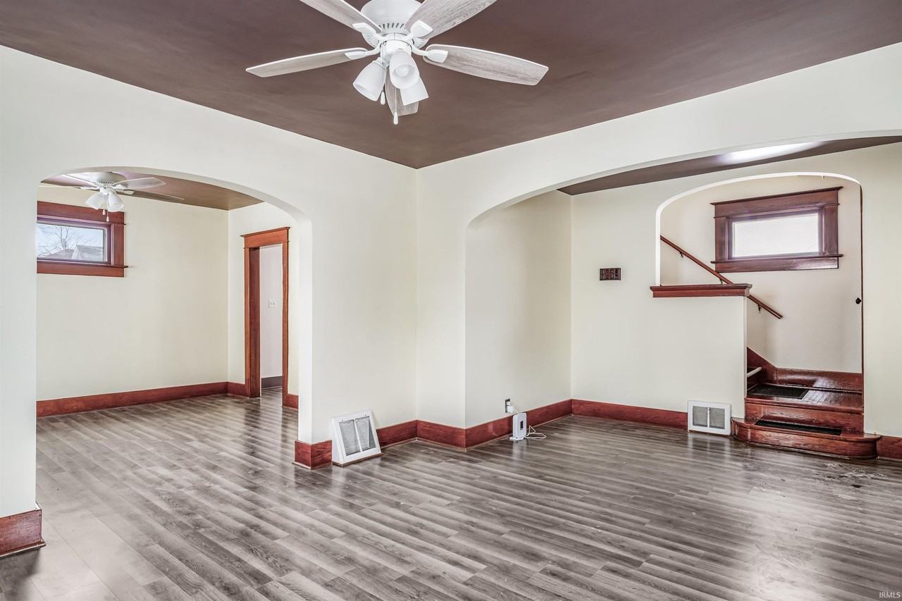 1812 Saint Marys Ave - Photo 4 of 34