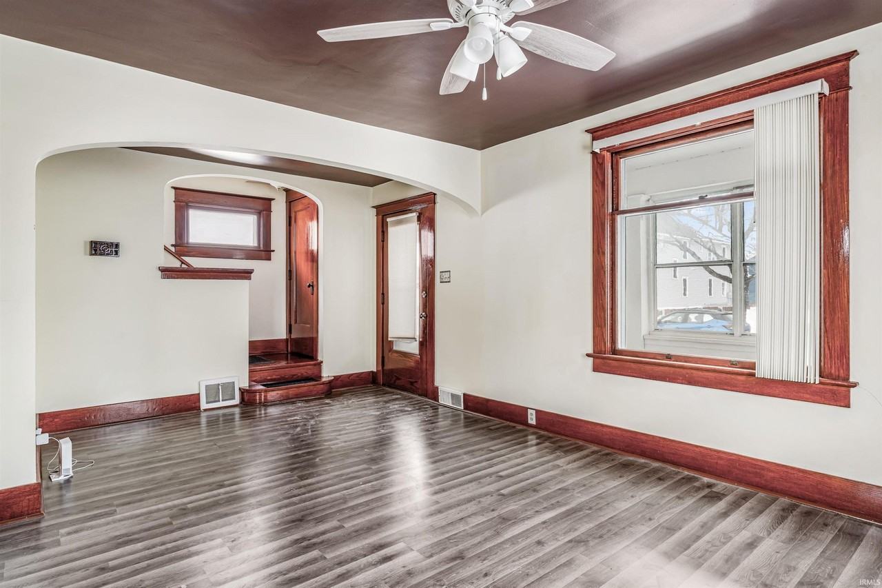 1812 Saint Marys Ave - Photo 5 of 34