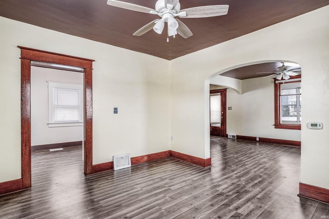 1812 Saint Marys Ave - Photo 7 of 34