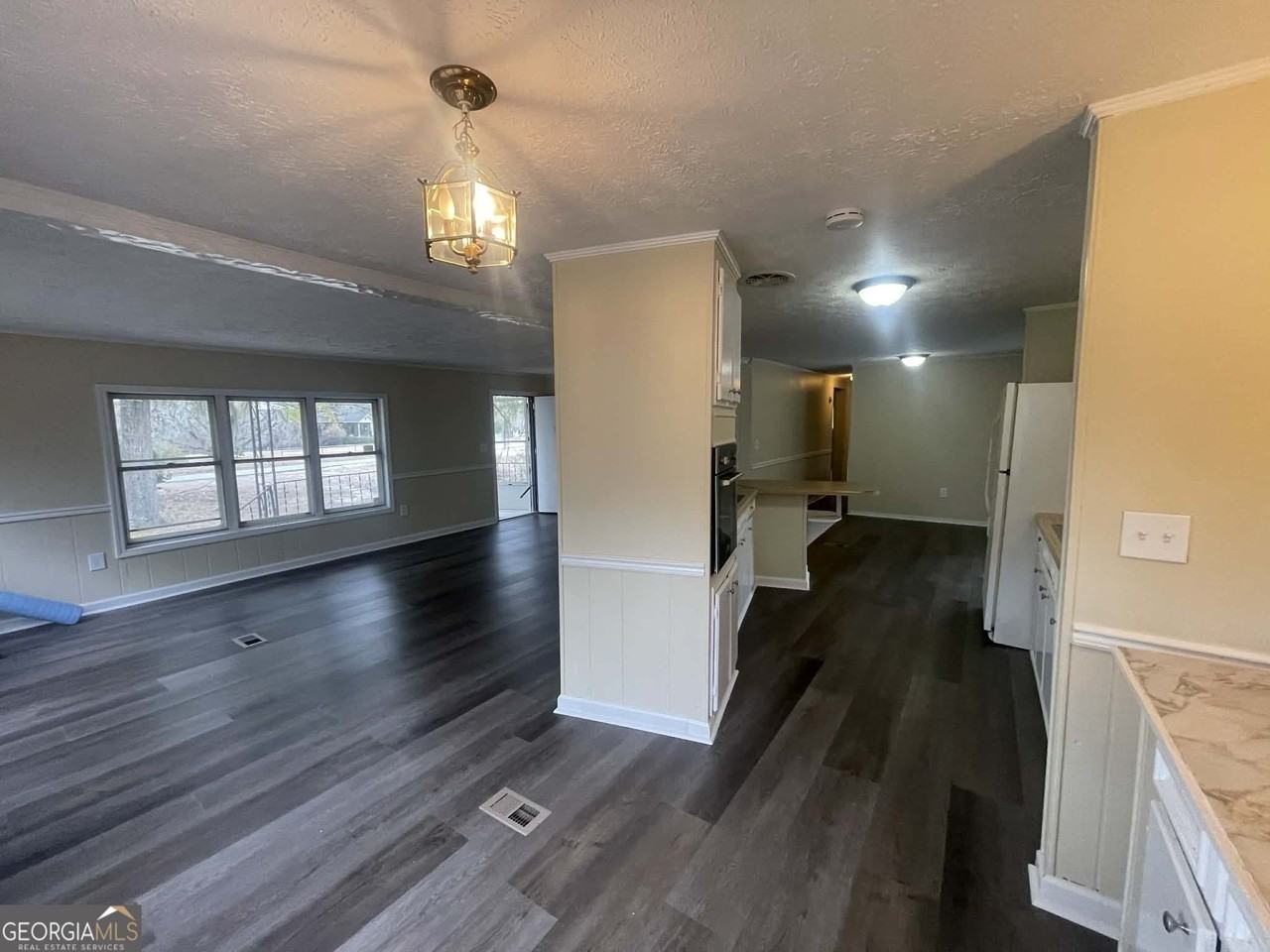 1116 N Lake Dr - Photo 3 of 11