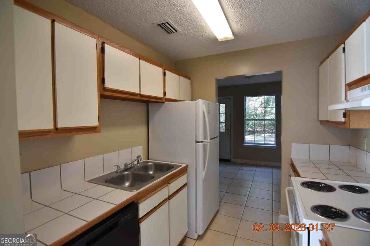 758 Morningside Ln - Photo 3 of 11