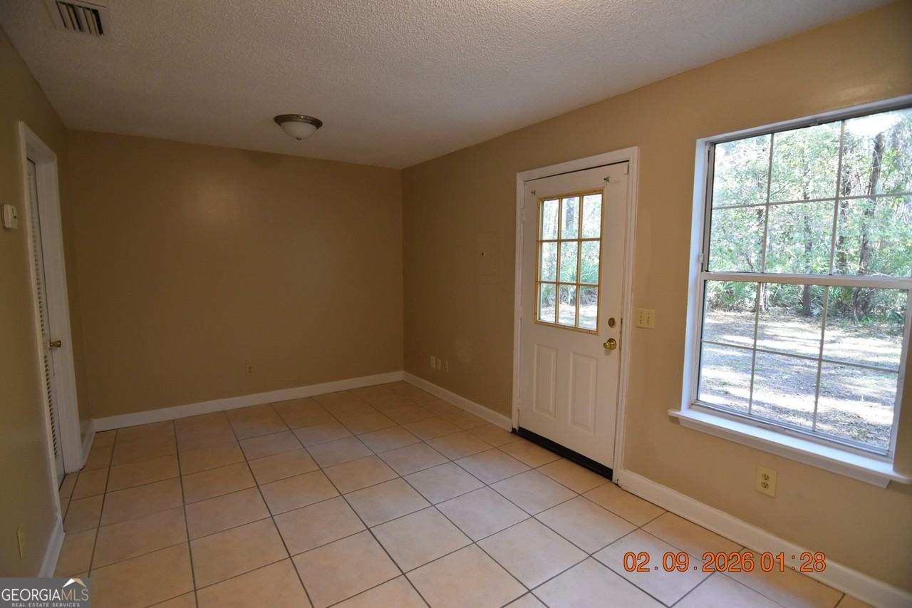 758 Morningside Ln - Photo 5 of 11