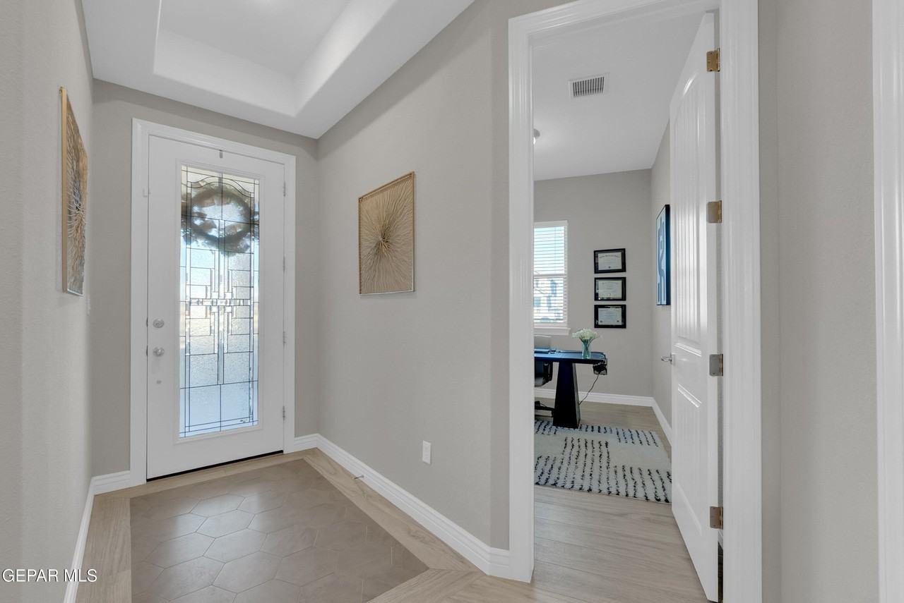 14608 Pebble Hills Blvd - Photo 3 of 50