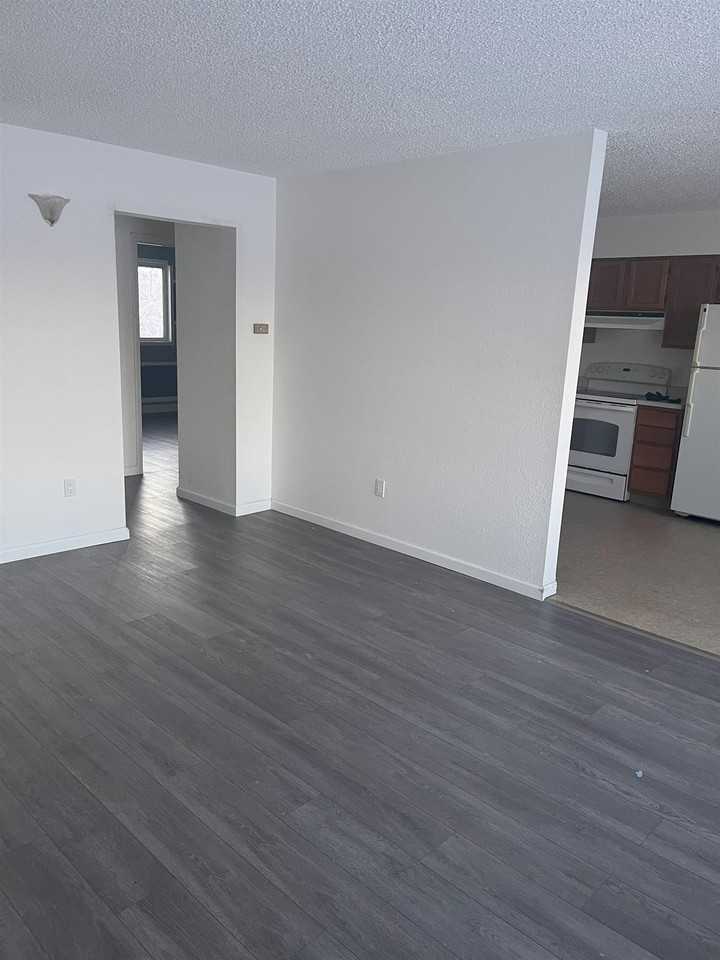 87 Slater Dr #4 - Photo 4 of 10