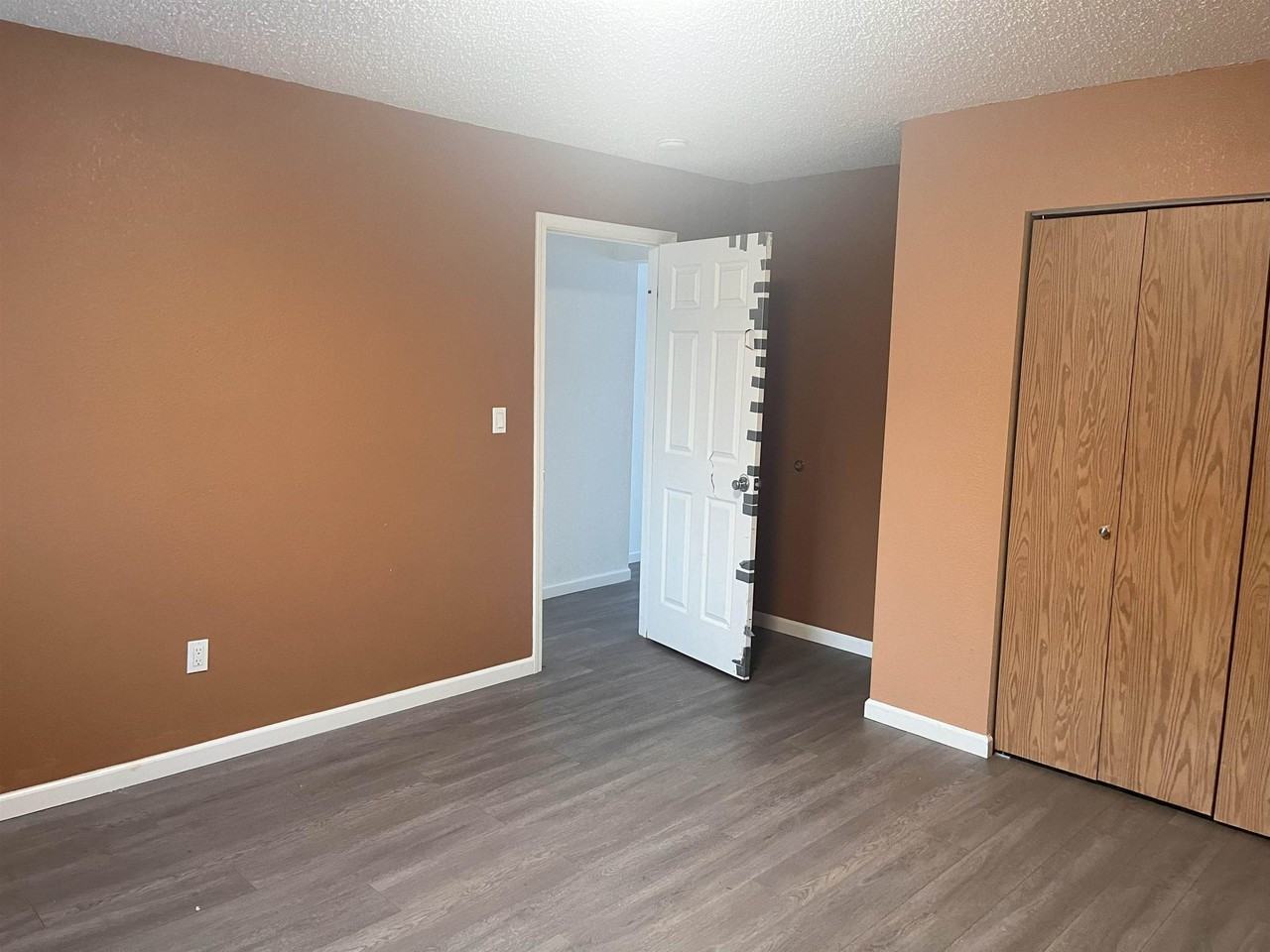 87 Slater Dr #4 - Photo 7 of 10