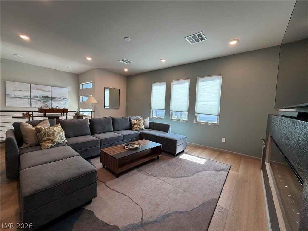 8044 Carpenter Creek Ave - Photo 2 of 30