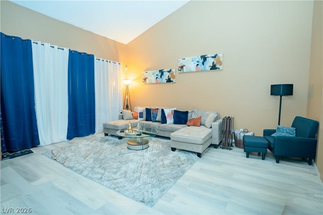 2451 Domingo St - Photo 6 of 26