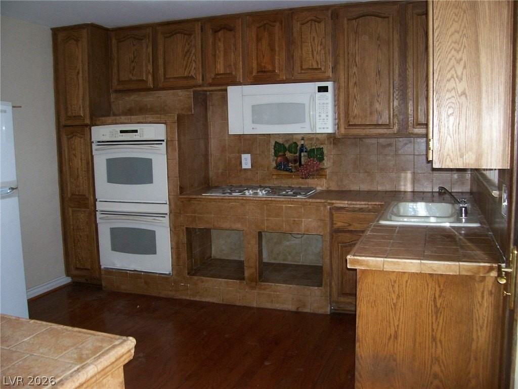 6649 Fredonia Dr #0 - Photo 4 of 12