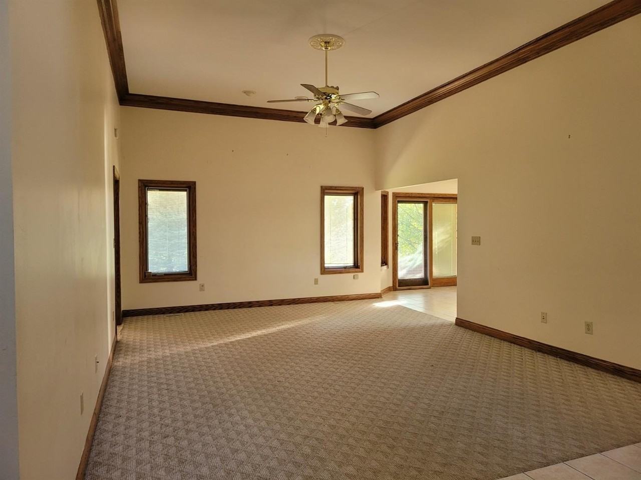 10349 Sutton Pl - Photo 4 of 32