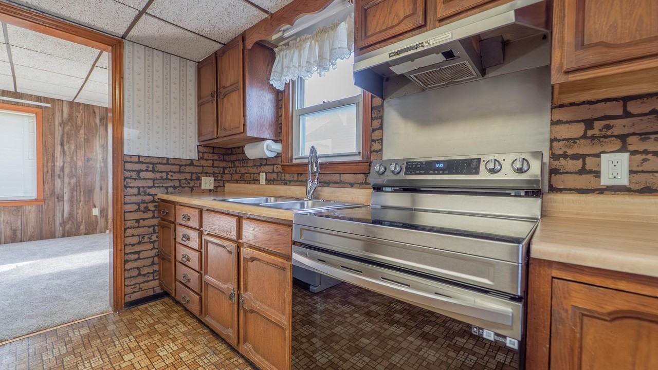 622 N Lafayette St - Photo 7 of 26