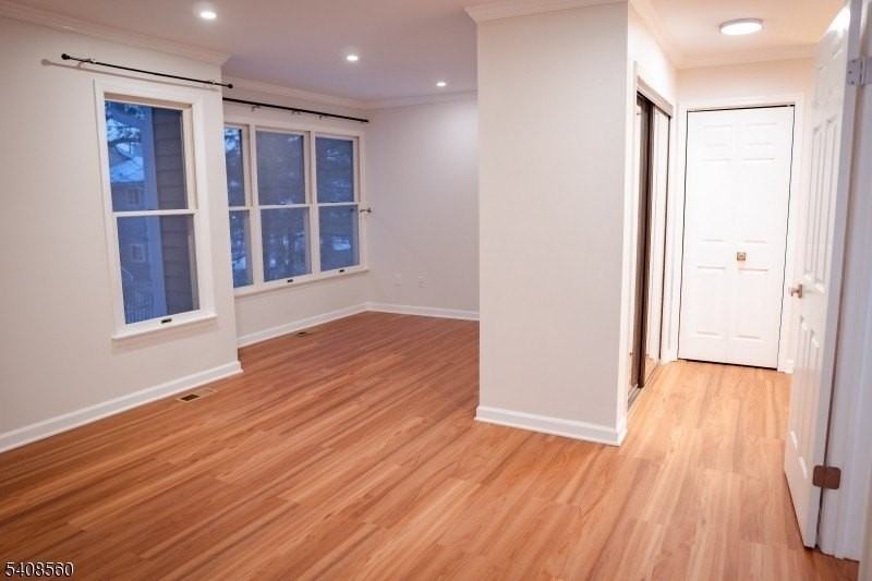 48 Eton Ct - Photo 7 of 11