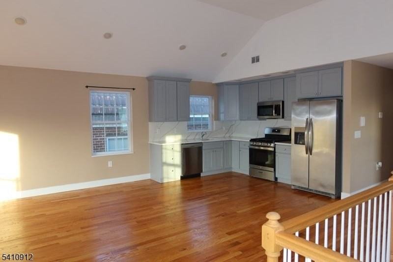 298 Ridgewood Ave - Photo 3 of 20