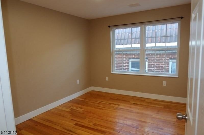 298 Ridgewood Ave - Photo 6 of 20