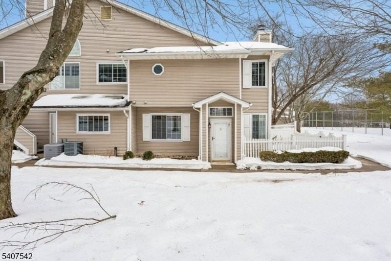 67 Bentley Ct - Photo 2 of 31