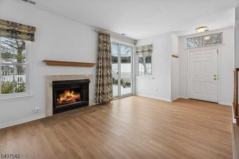 67 Bentley Ct - Photo 5 of 31