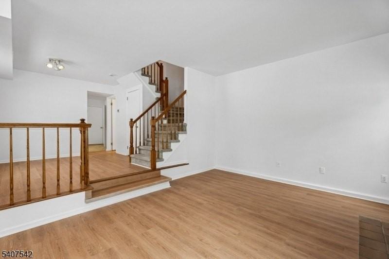 67 Bentley Ct - Photo 6 of 31