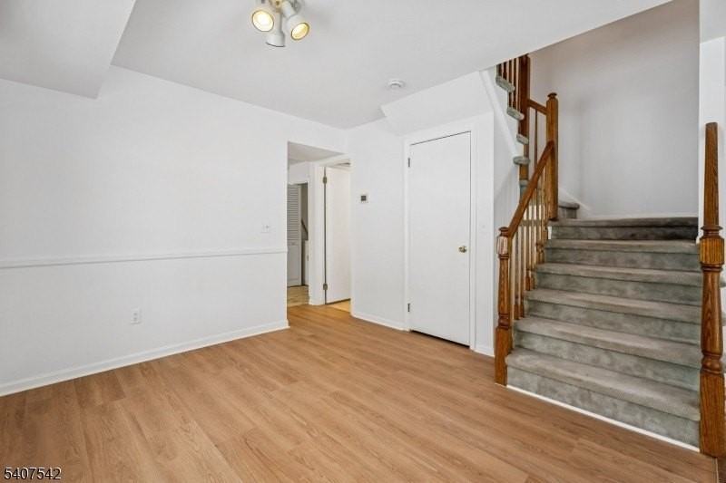 67 Bentley Ct - Photo 7 of 31