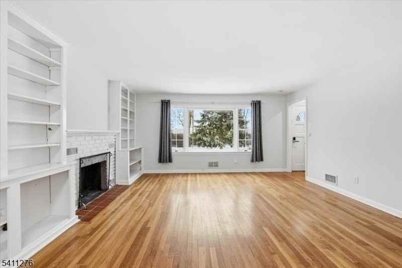 81 Glen Ave - Photo 4 of 33