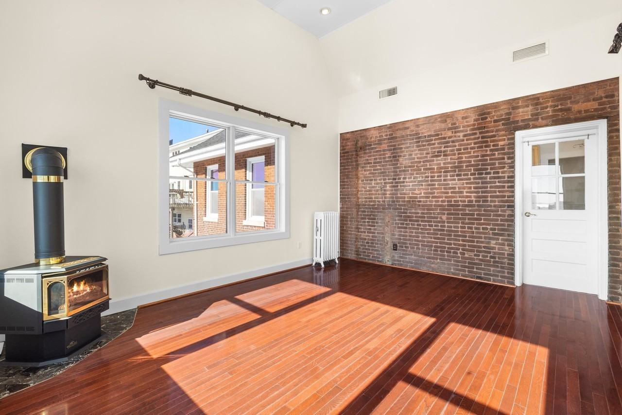 350 Mountain Rd - Photo 7 of 13