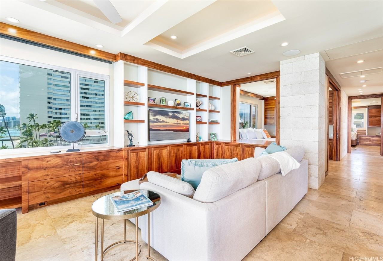 2937 Kalakaua Ave Apt 61 #61 - Photo 7 of 22