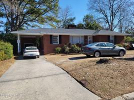 featured image of 211 S Elm St