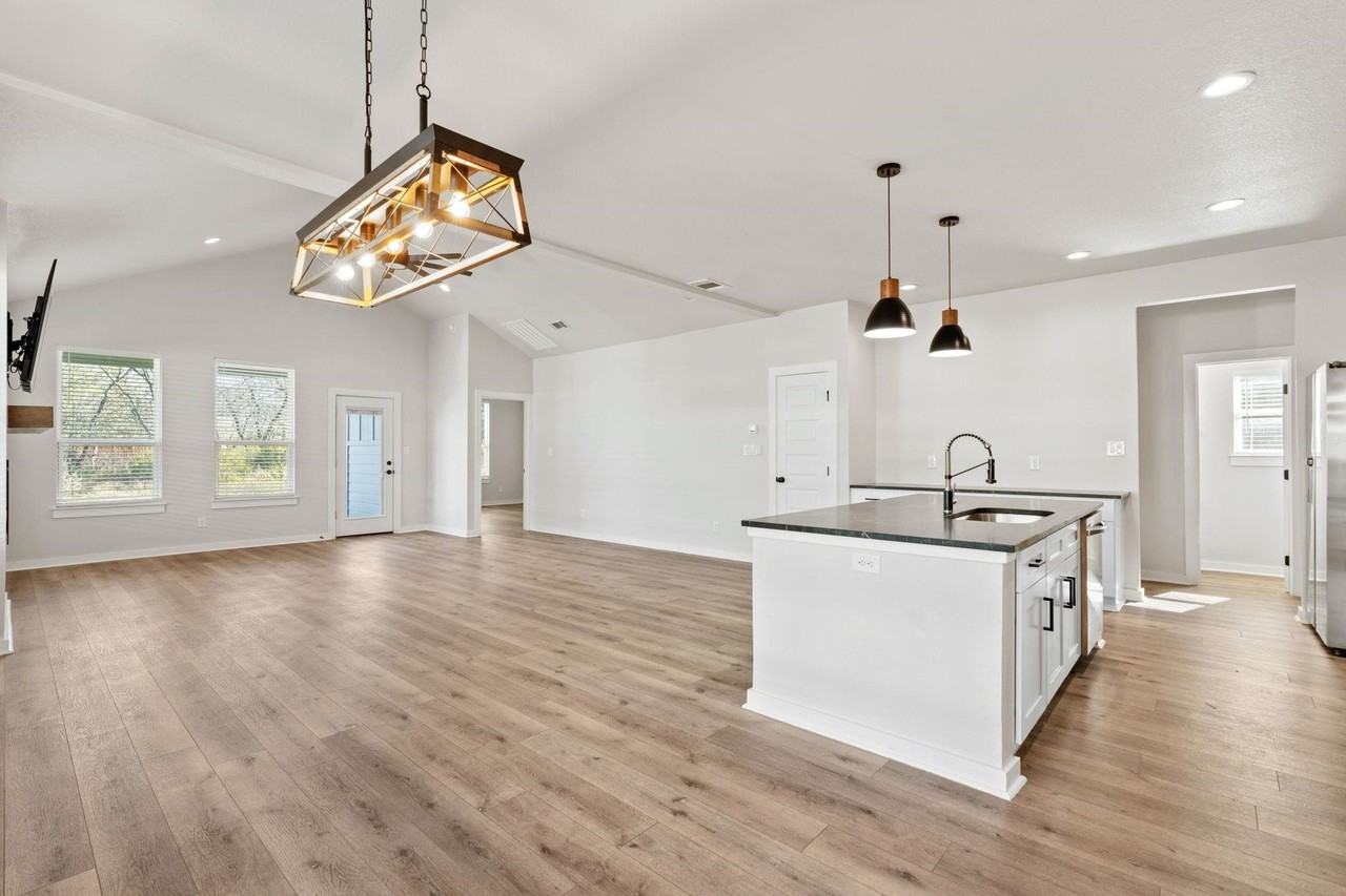 853 Cypress Ln - Photo 6 of 23