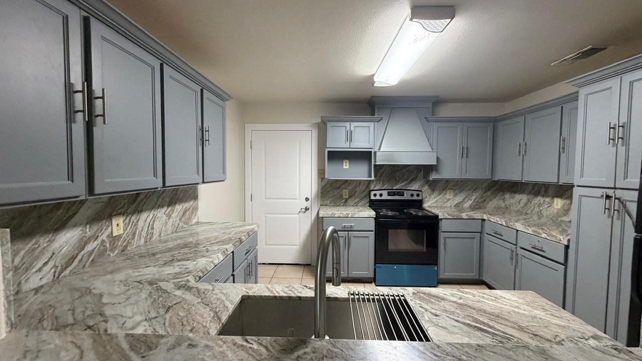 17228 Running Doe St - Photo 5 of 22