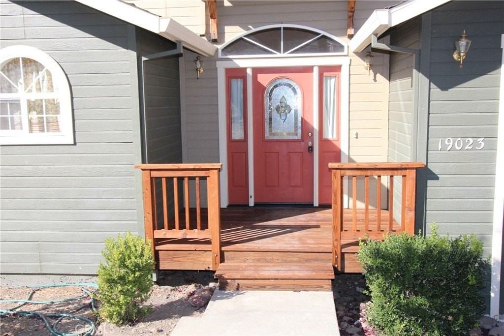 19023 Deer Hill Rd - Photo 3 of 17