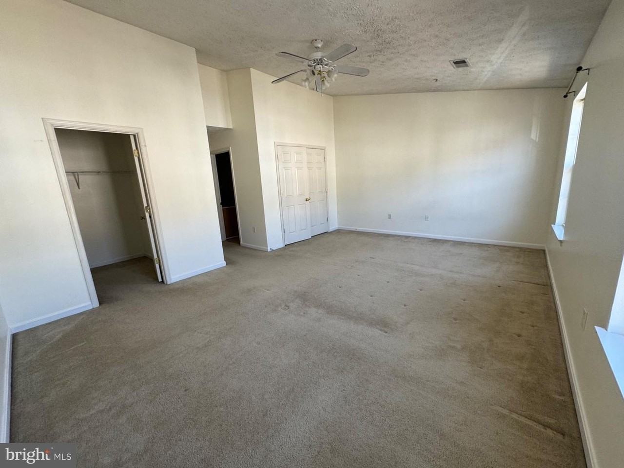 1604 Briarview Ct - Photo 6 of 24