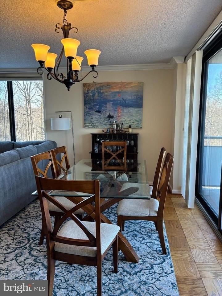 5225 Pooks Hill Rd - Photo 7 of 31