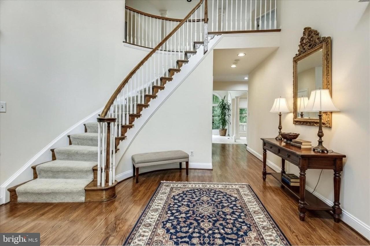 9715 Middleton Ridge Rd - Photo 4 of 30