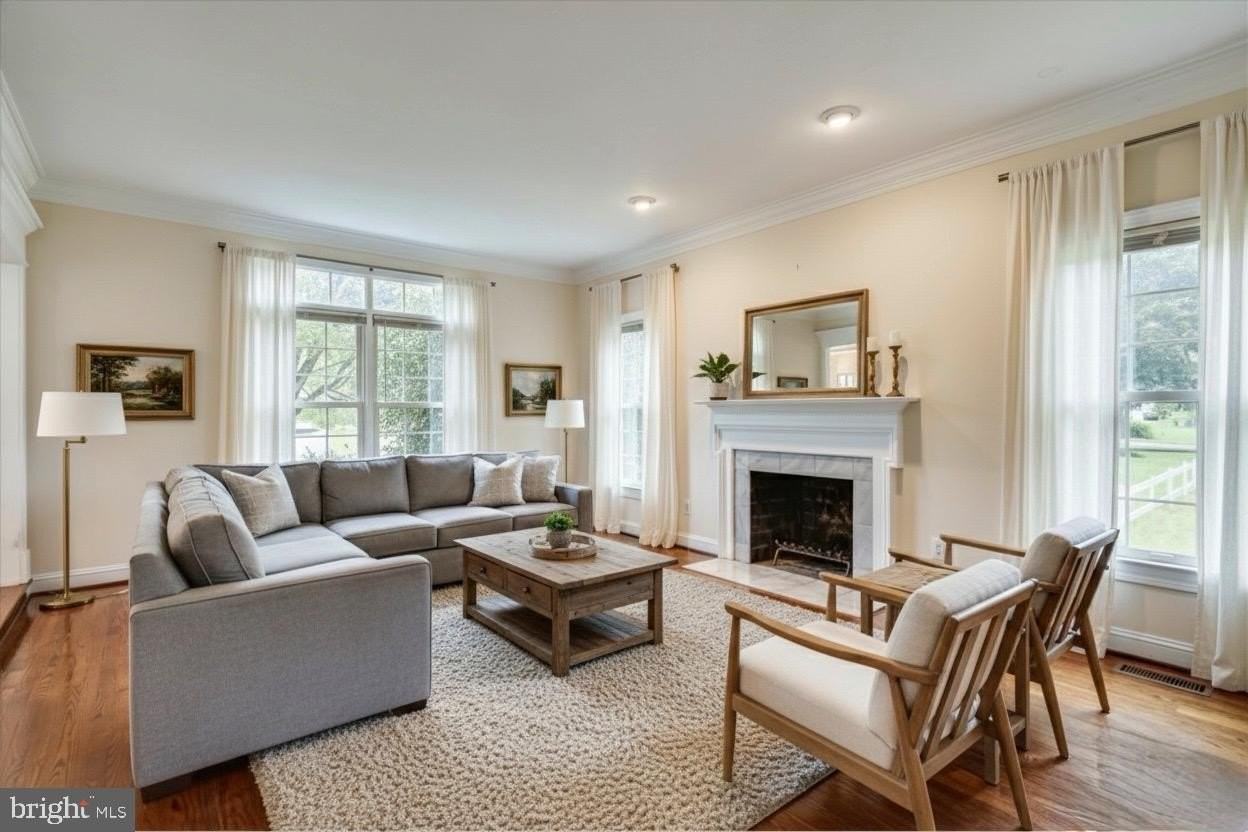 9715 Middleton Ridge Rd - Photo 6 of 30