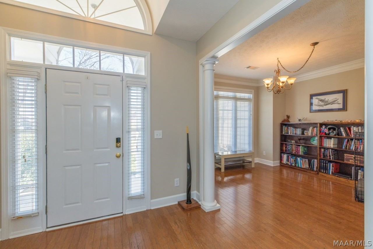 510 Jasmine Trl - Photo 4 of 34