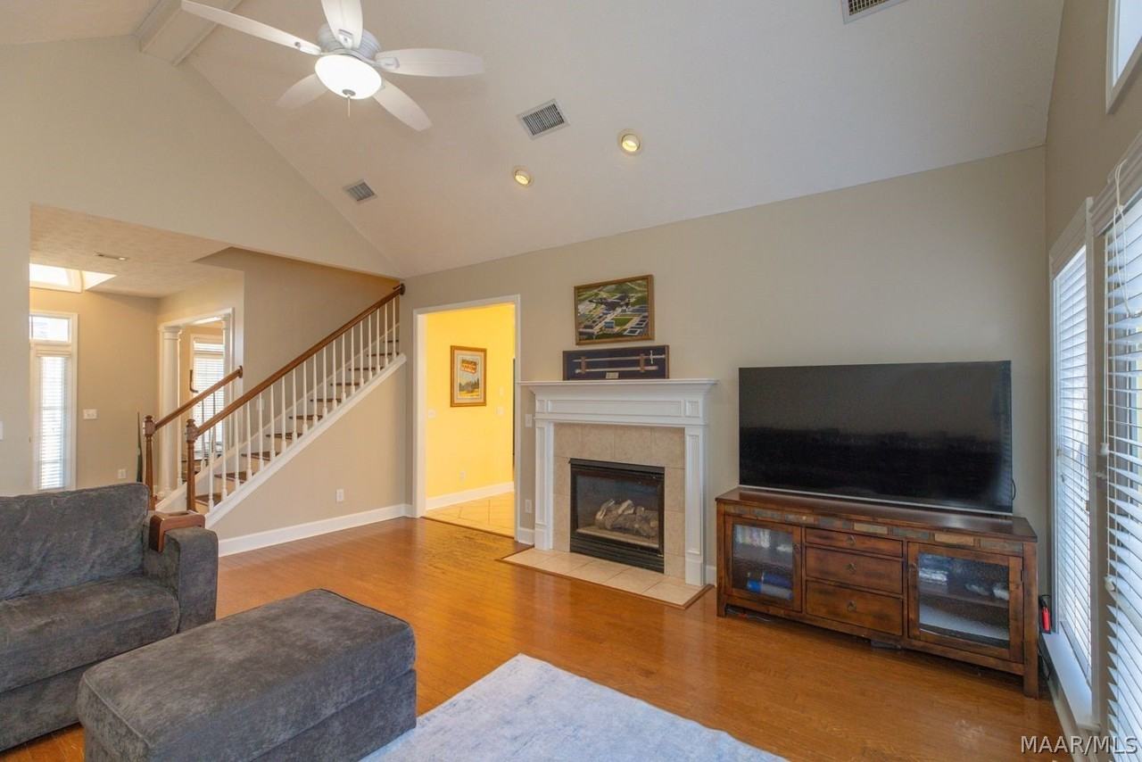 510 Jasmine Trl - Photo 7 of 34