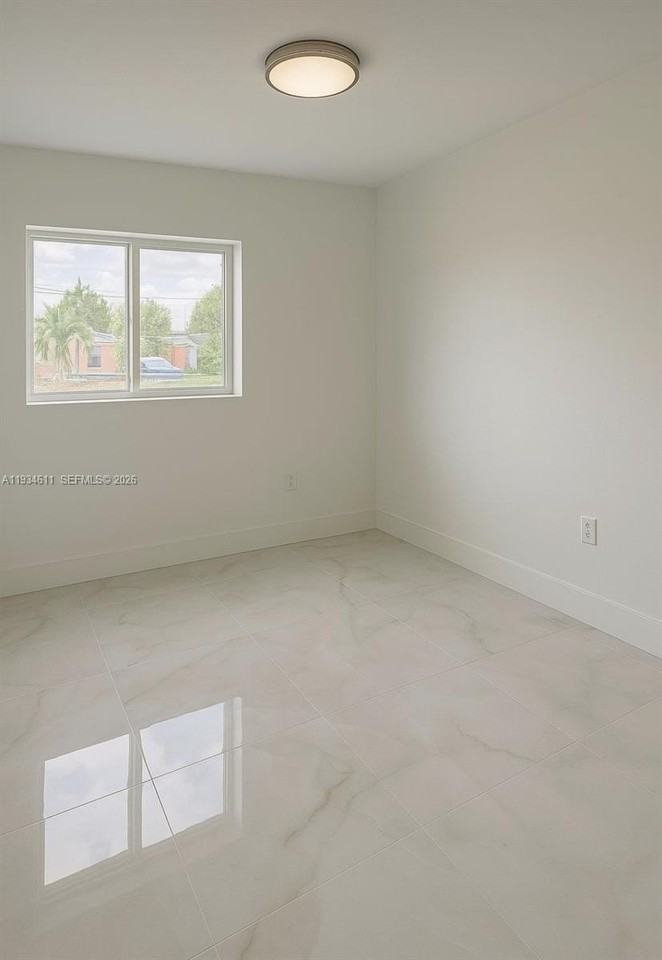 11865 Sw 186th St #11865 - Photo 4 of 5
