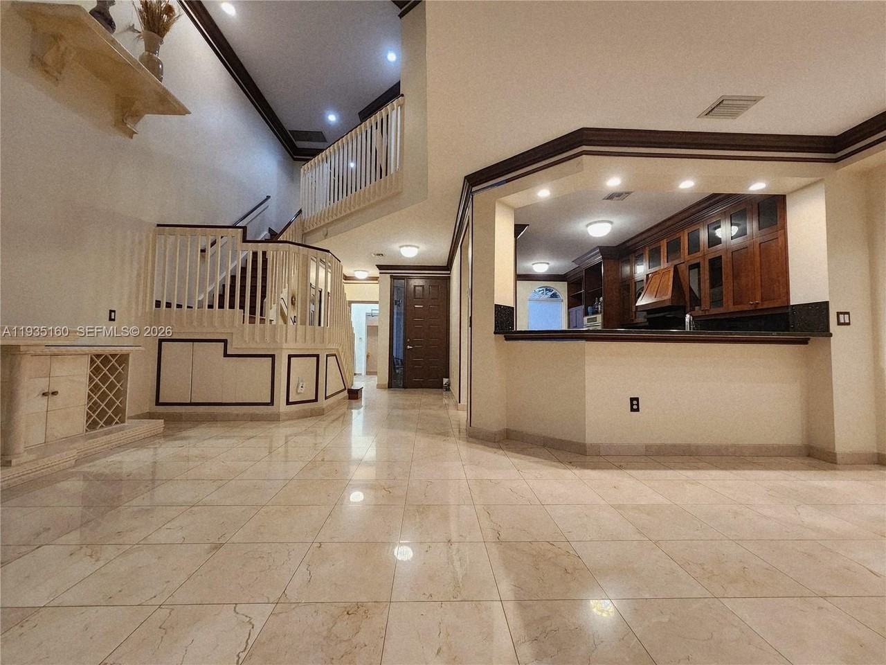 21028 Ne 34th Ct #21028 - Photo 4 of 42