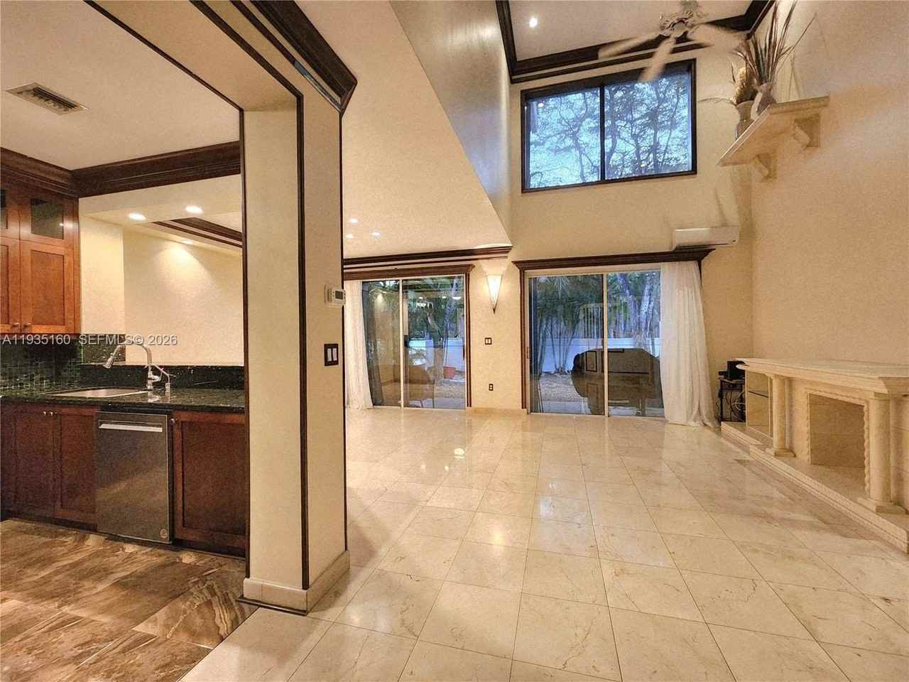 21028 Ne 34th Ct #21028 - Photo 7 of 42