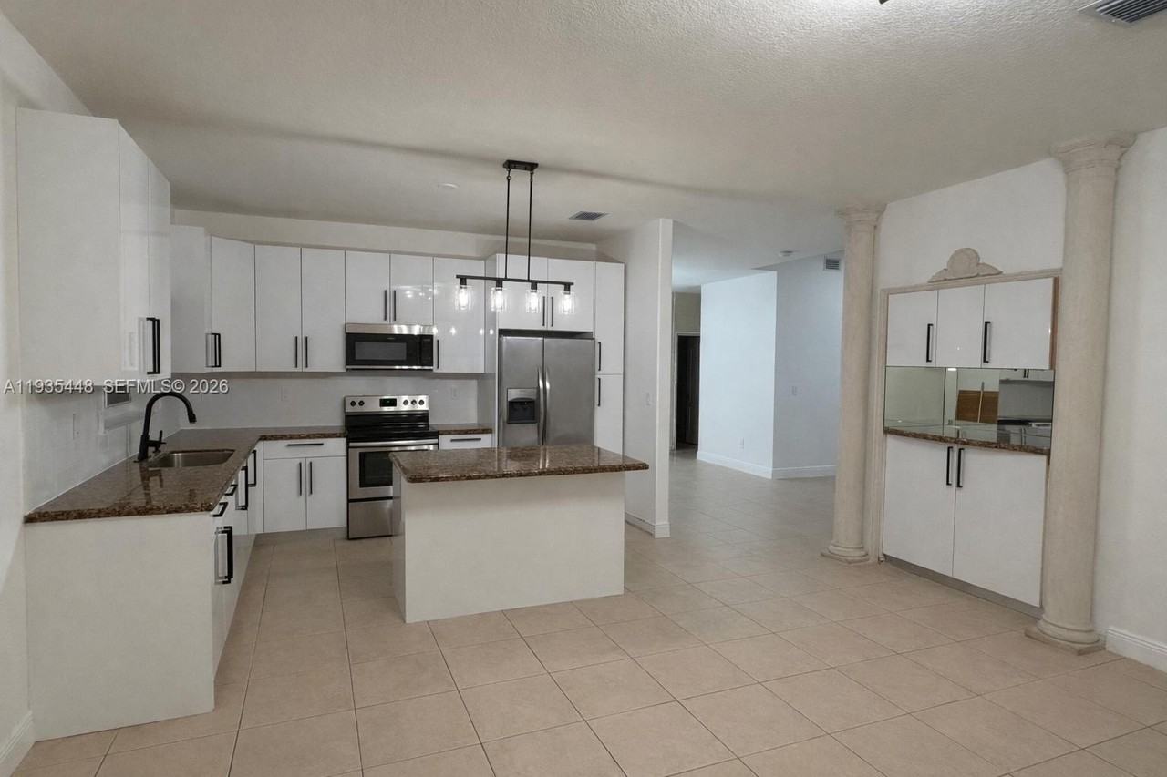 14964 Sw 32nd Ter - Photo 4 of 24