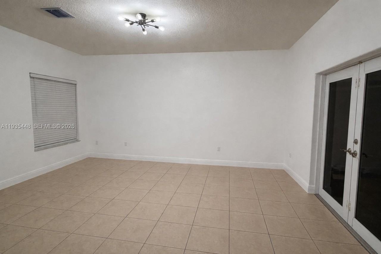 14964 Sw 32nd Ter - Photo 5 of 24