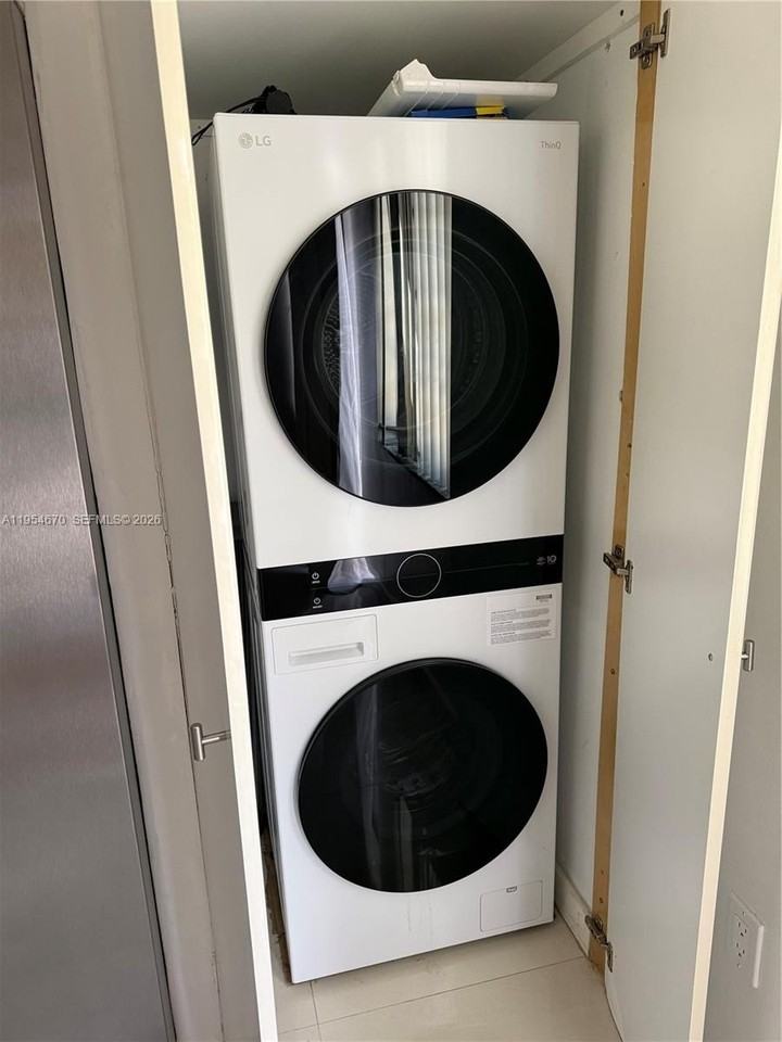 1990 Brickell Ave #I - Photo 3 of 18