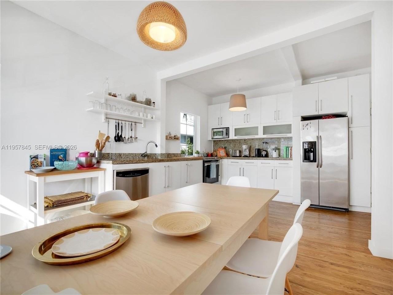 727 14th Pl #4 - Photo 7 of 36