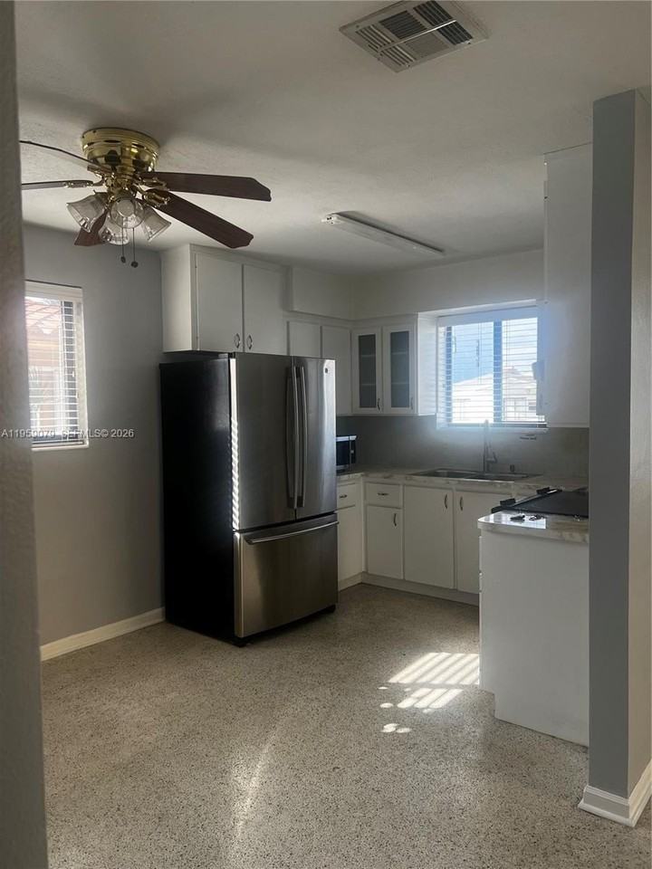 3260 Sw 25th St - Photo 3 of 12