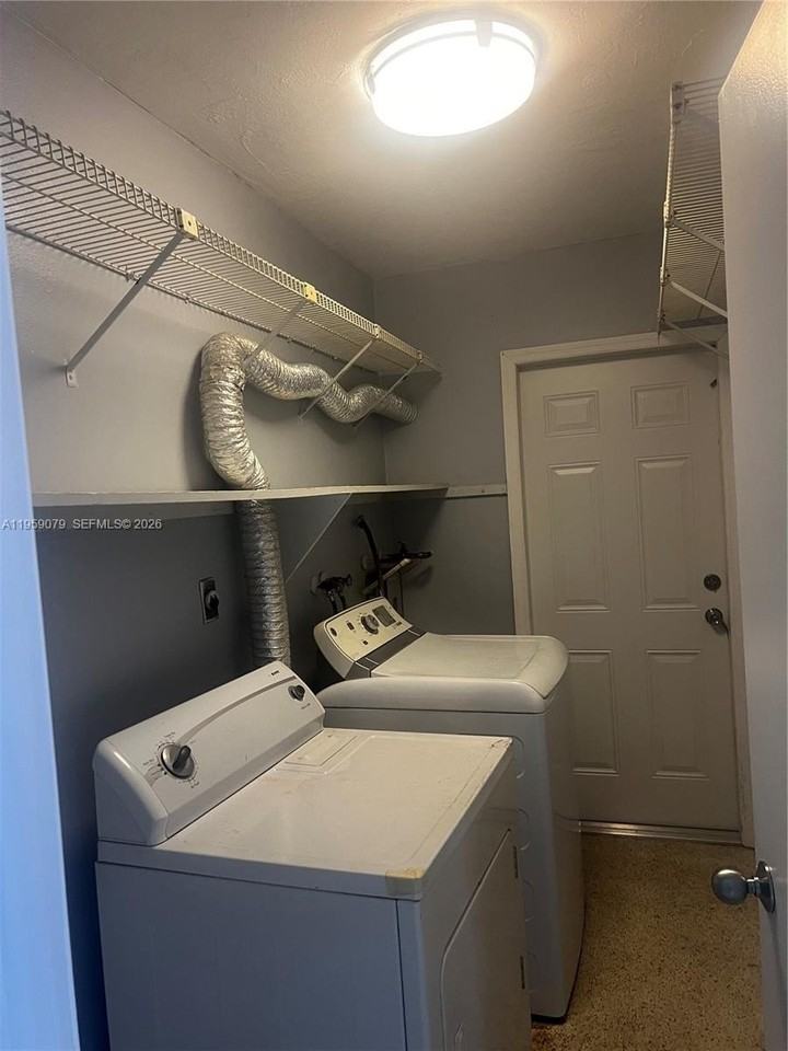 3260 Sw 25th St - Photo 5 of 12