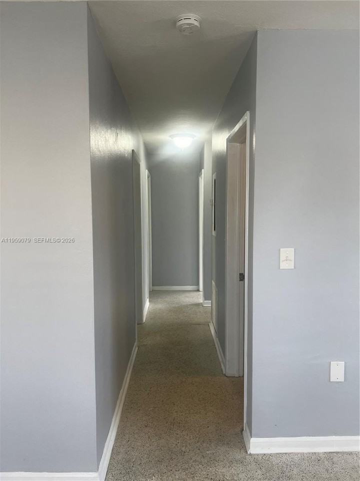 3260 Sw 25th St - Photo 6 of 12